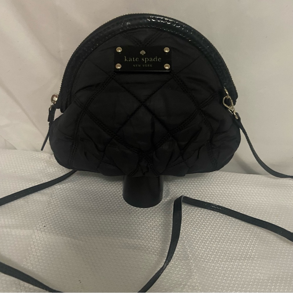 KATE SPADE NEW YORK NYLON GRETA Quilted bag purse
Black and gold 7x8 inches